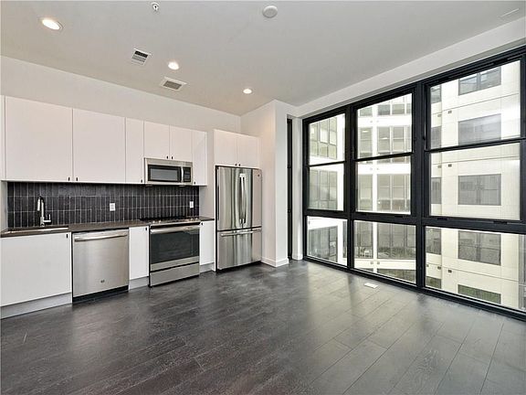 3rd image of 800 Embassy Dr APT 323