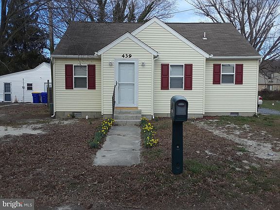 2nd image of 439 Union St Unit 1