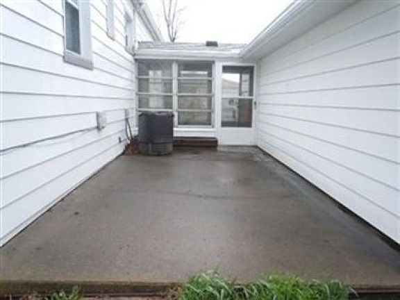 3rd image of 1101 Iowa Ave