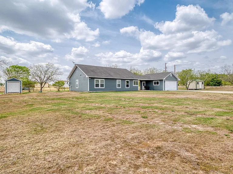 2950 County Road 484 — Photo 3