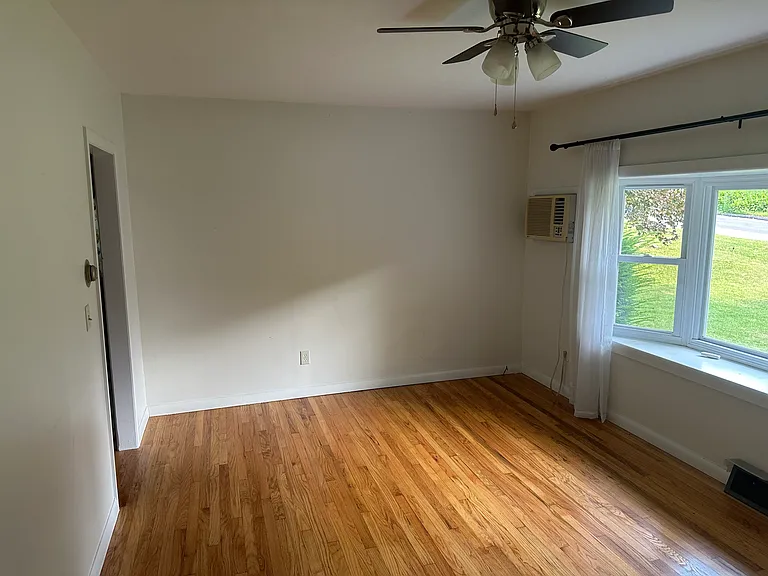 165 Wallens St — Photo 3