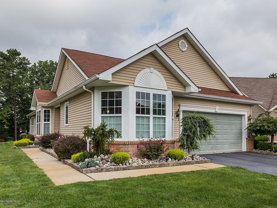 1st image of 713 Hollybrook Lane