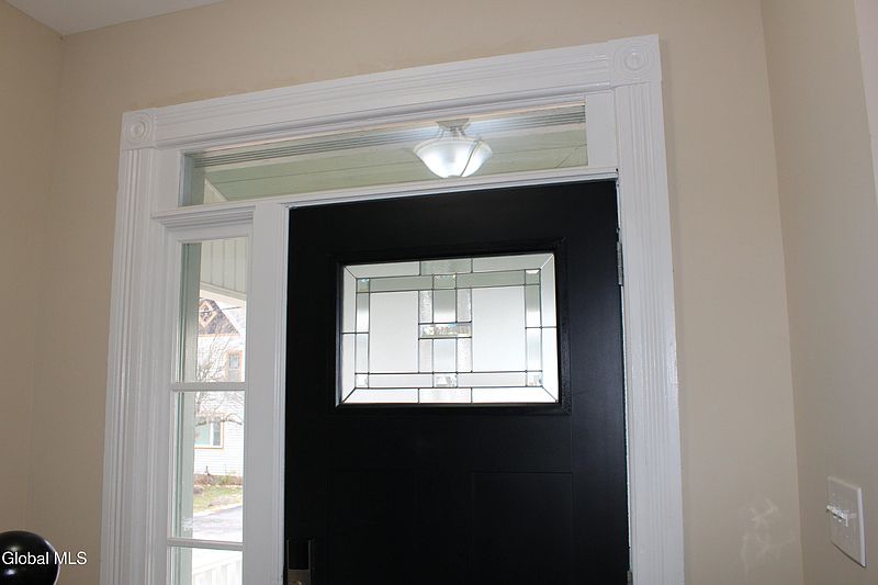 3rd image of 19 Saratoga Avenue