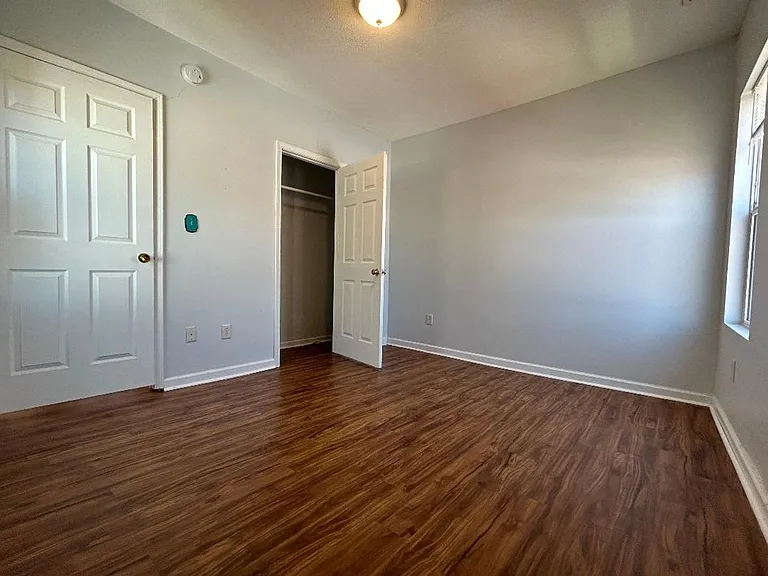 250 W Main St — Photo 4
