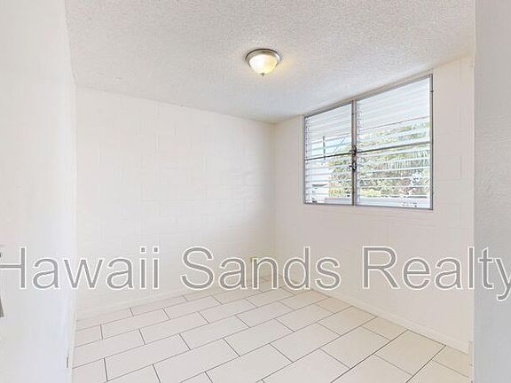 3rd image of 39 Hialoa St APT 102