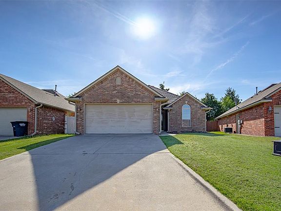 2nd image of 1705 Bridlewood Ct