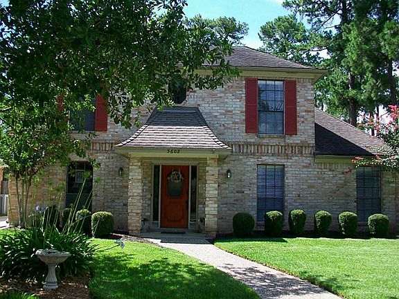 THIS LOT INCLUDES THE LAND TO THE RIGHT INCLUDING THE HEDGE