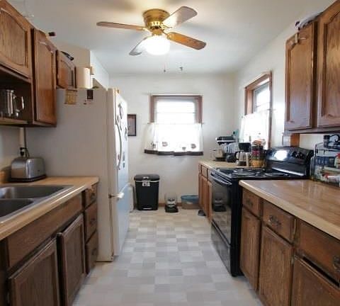 4th image of 2606 Van Buren St