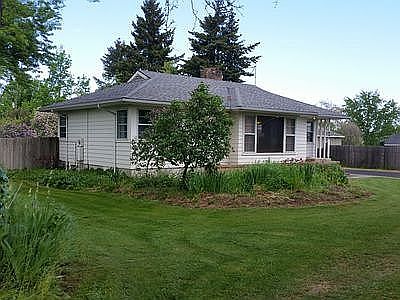 3rd image of 890 NE C St