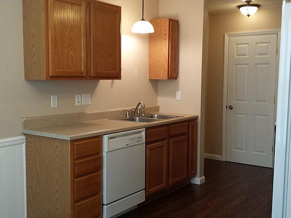 5th image of 230 E 15th St