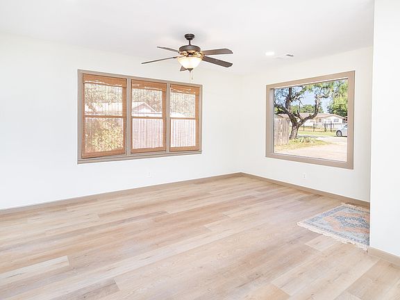 4th image of 905 Jordan St