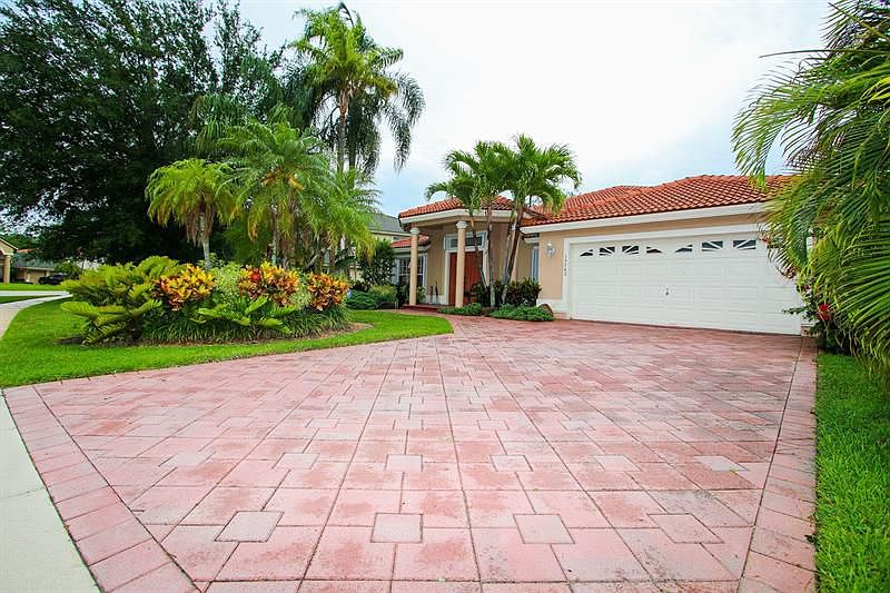 1st image of 15762 Cypress Park Dr
