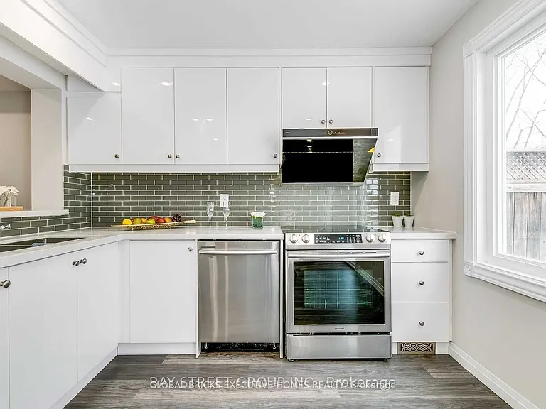 5045 Rundle Ct #UPPER — Photo 8