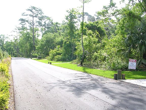 Private 5 Lot Neighborhood