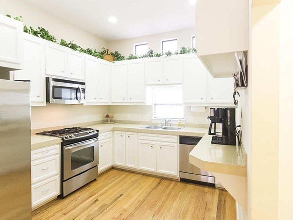 1st image of 648 Westcross St #302