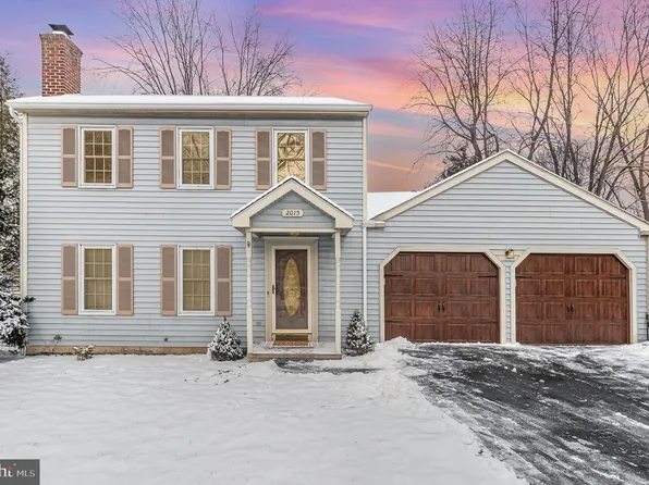 2015 Colonial Way, Hummelstown, PA 17036
