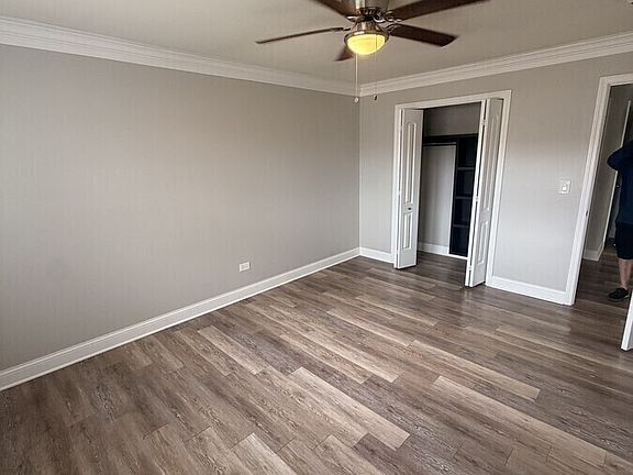 5th image of 910 Curtiss St APT 12