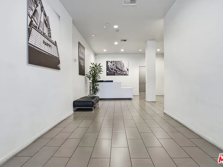 630 W 6th St #310 — Photo 22