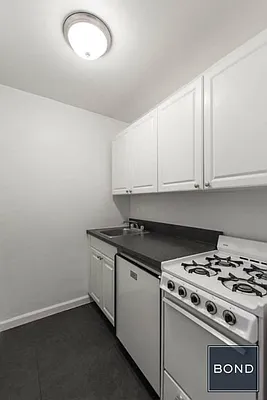 Rented by Bond New York | media 11