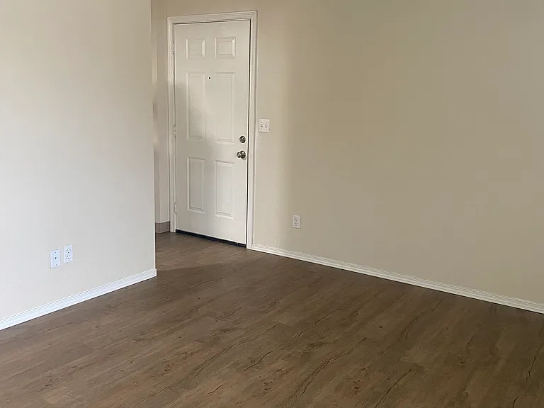 Whitworth Apartments — Photo 12