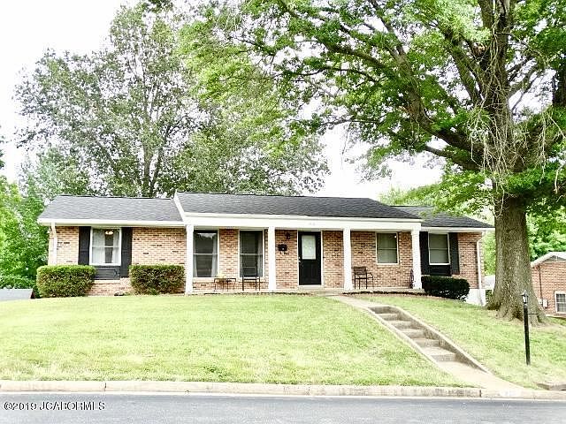 1st image of 210 Belair Dr