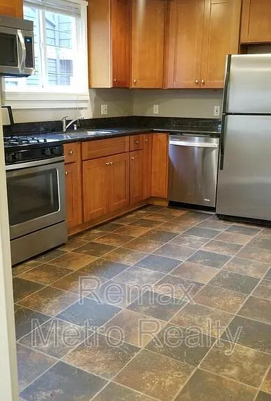 533 11th Ave E #1 — Photo 6