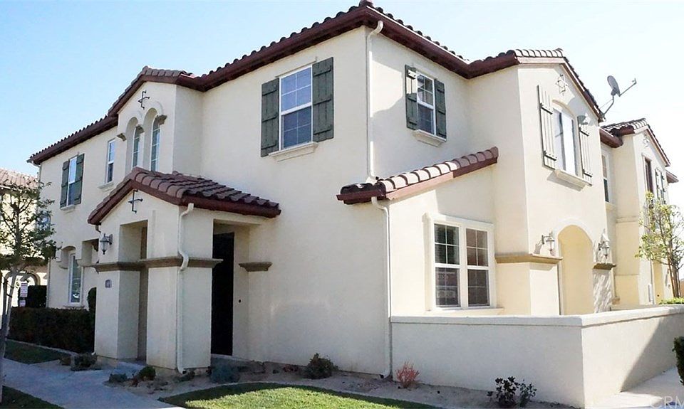1st image of 2750 E Oak Hill Dr Unit 10