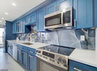 377 S Harrison St #17F, East Orange City, NJ 07018