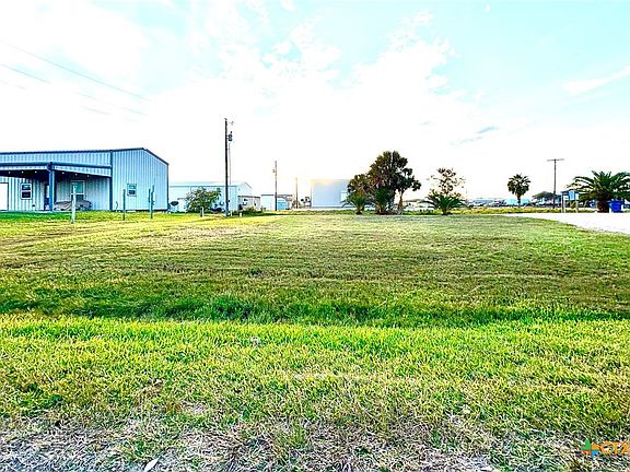 5th image of 202 5th St