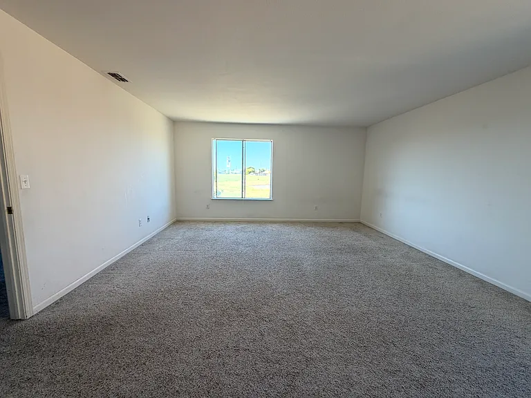 360 Madden Ct — Photo 3
