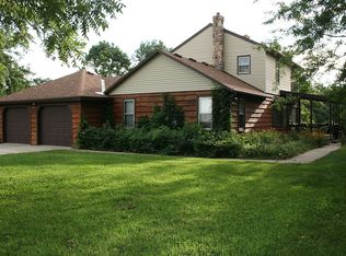 212 10th St, Springfield, SD 57062