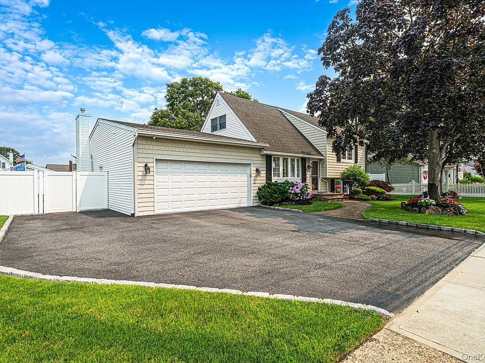 1st image of 835 Pease Lane