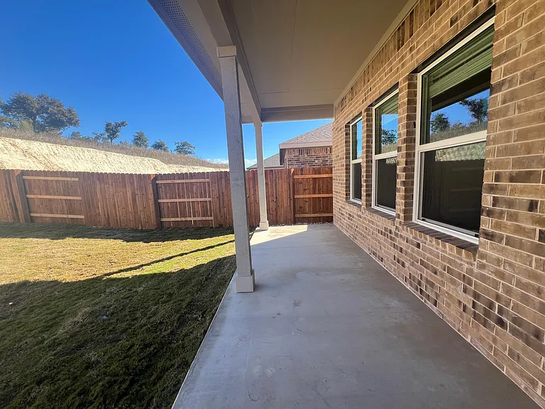 2700 Indian Clover Trl — Photo 32