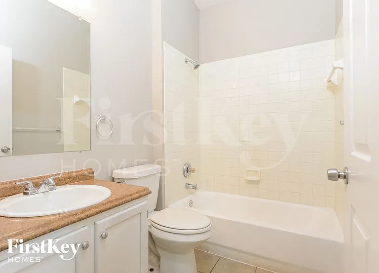 7547 Groveoak Dr — Photo 12