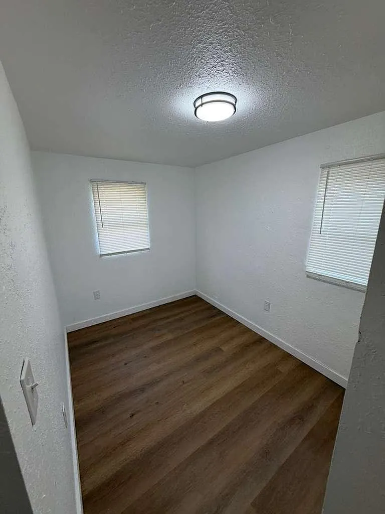 Unit Photo - 1224 35th St NW