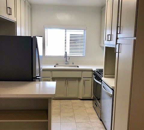 5th image of 1261 N Laurel Ave APT 12