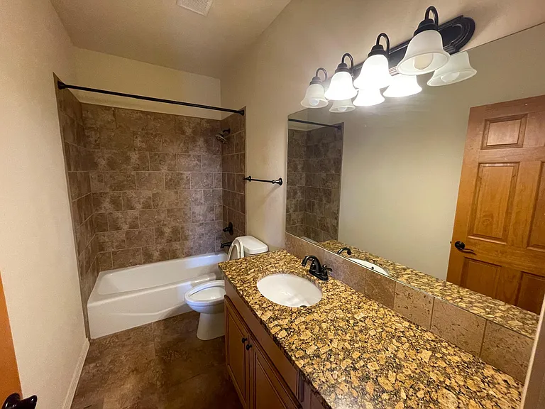 2600 W Zia Rd #V2 — Photo 13