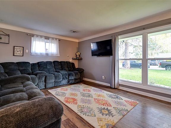 5th image of 640 Wiltshire Blvd