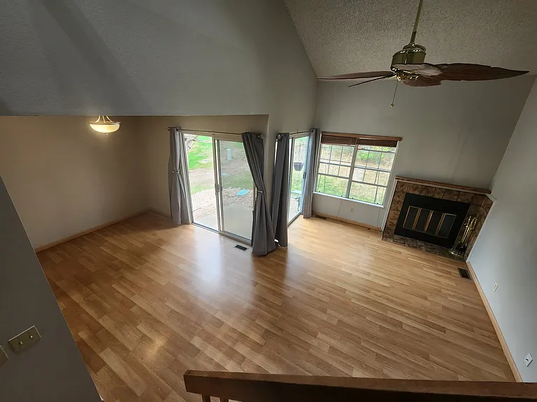 2210 Palm Dr — Photo 3