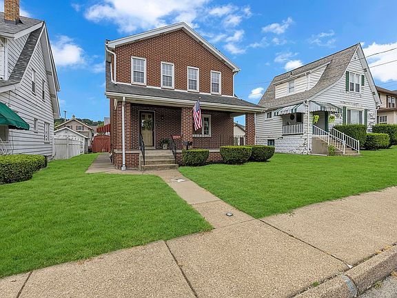 2nd image of 2207 Davidson St