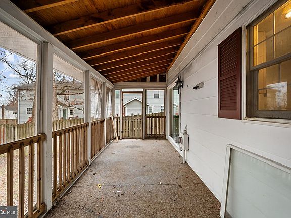 3rd image of 153 Buckingham Dr
