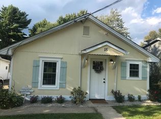 15 Lake Shore Dr, Wales, MA 01081