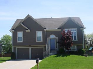 12023 S Troost St, Olathe, KS 66061