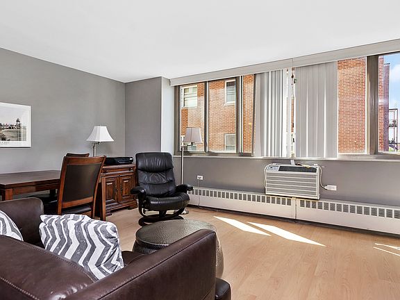 4th image of 1516 Hinman Ave APT 505