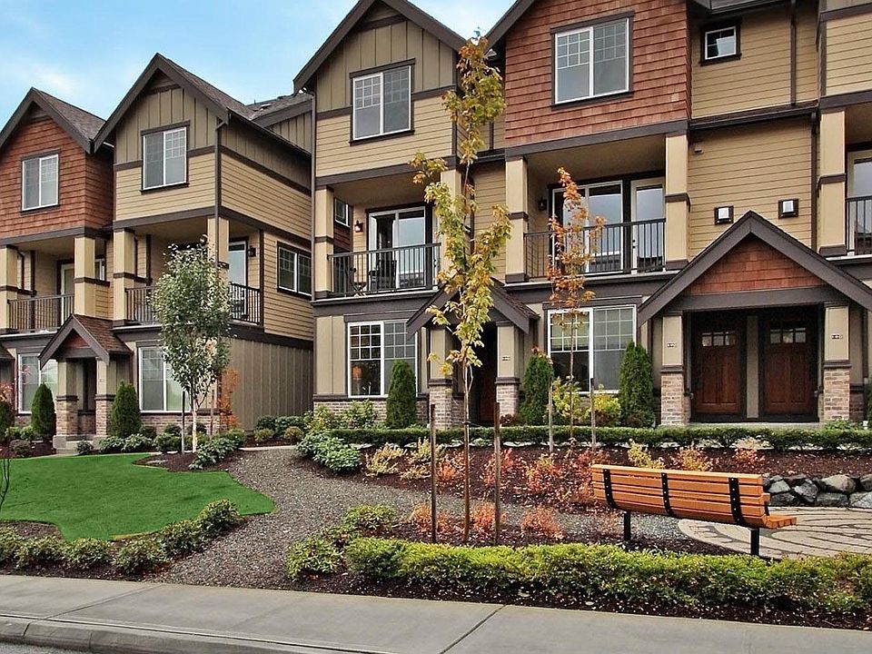 Lipoma Firs Townhomes