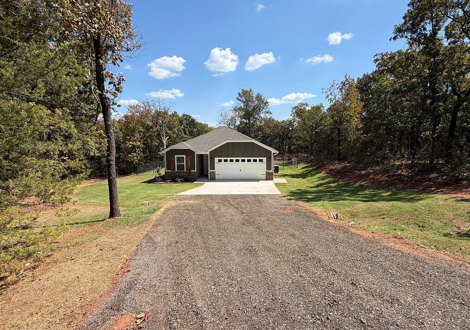 New Construction 3 Bedroom, 2 Bathroom on a 1.60 Acre Lot in Ridge Creek Addition! — Photo 2