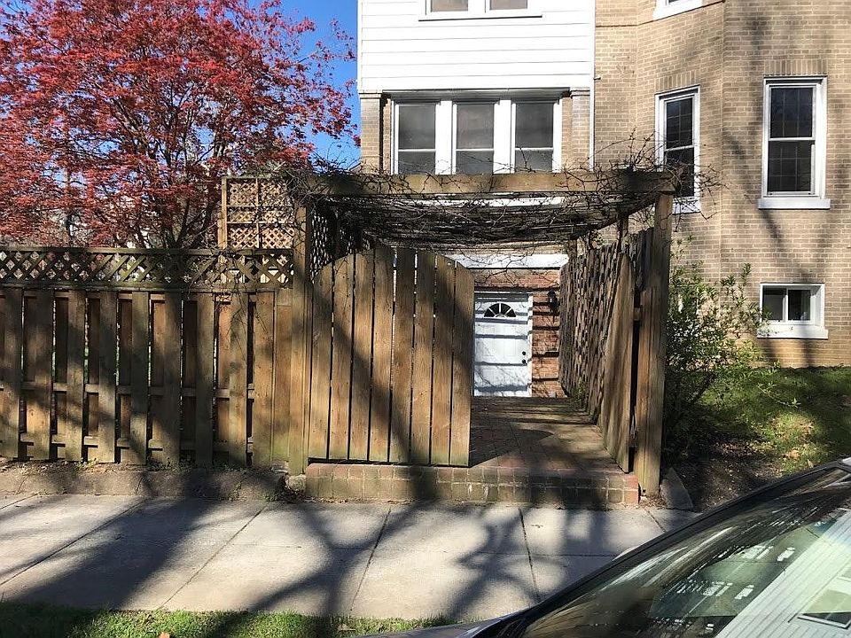 Private Entrance