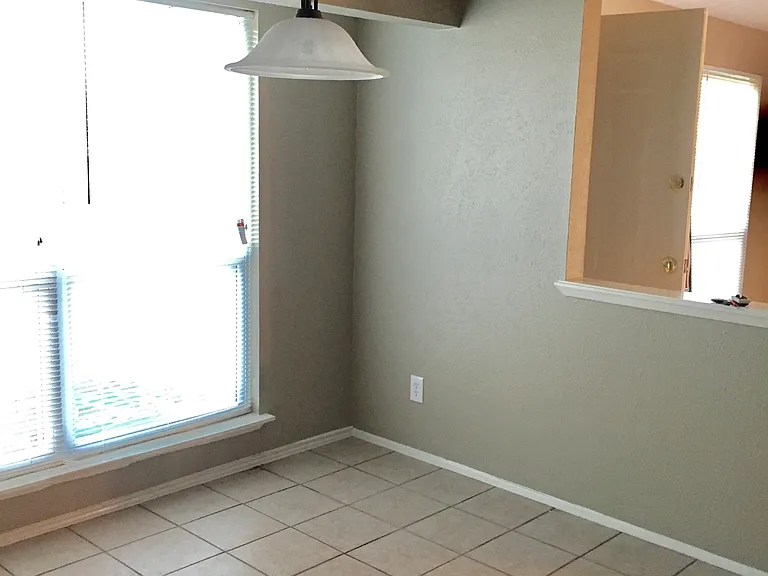 4249 Caldwell Ave — Photo 3