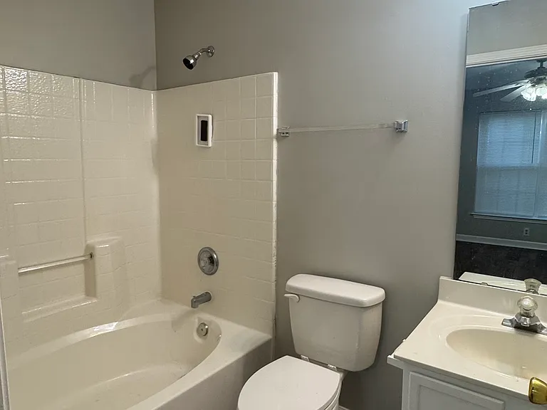 4913 Hopewood Ln — Photo 8