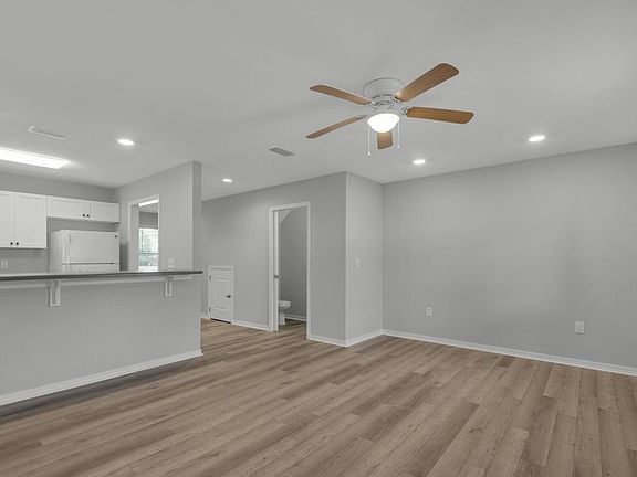 4th image of 2253 Whitman Ln
